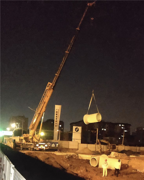 孟州市“弯臂矫正”—— 吊车的 “形变补偿” 技术